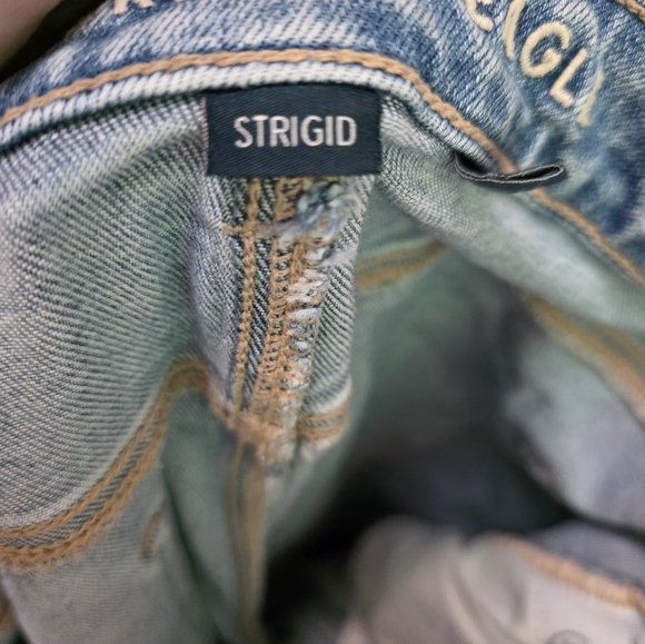 American Eagle Strigid 8 Blue Distressed  Jeans 28 Waist 25 Inseam - Picture 3 of 5